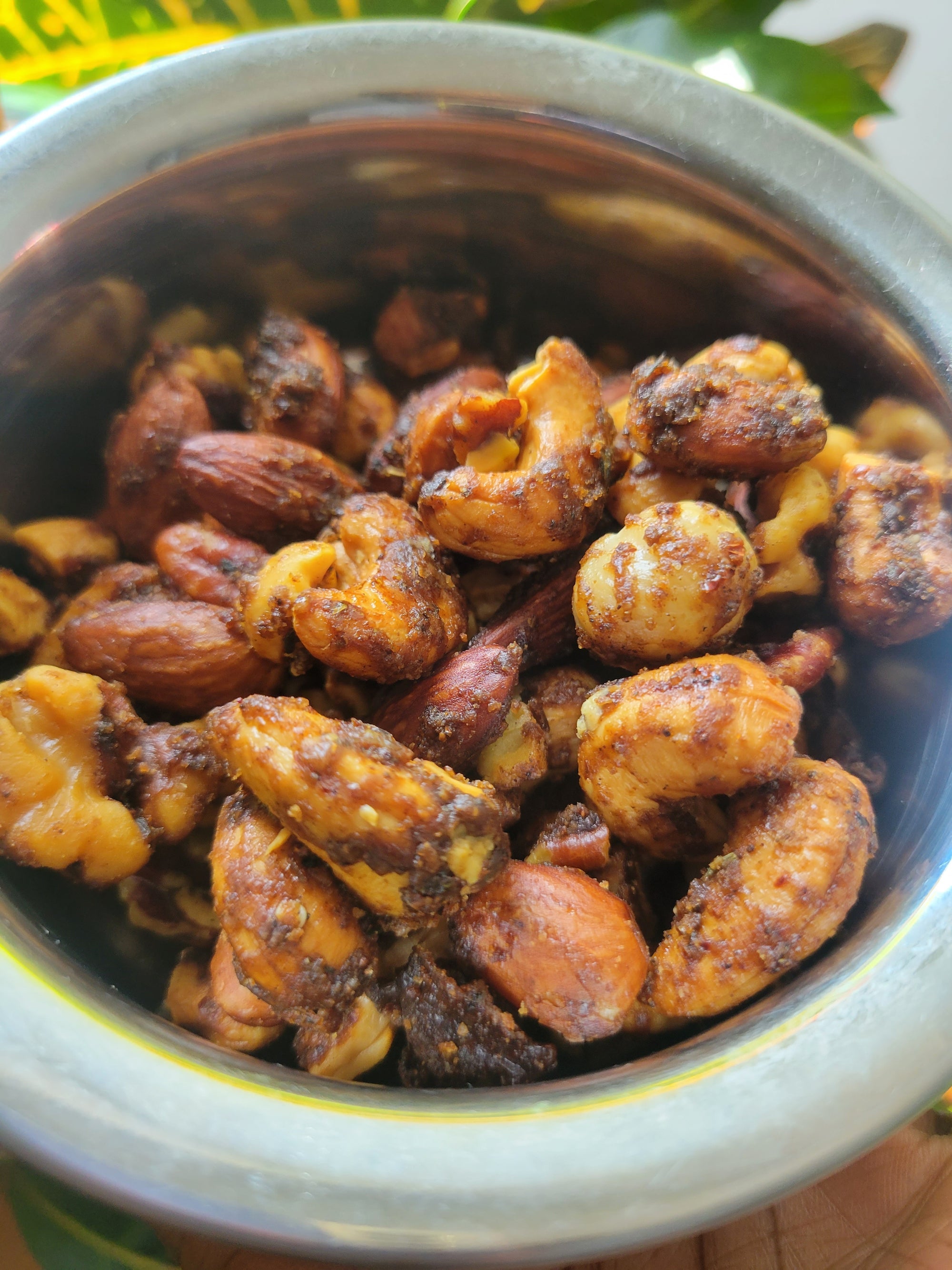 Sweet and spicy Caribbean jerk mixed nuts